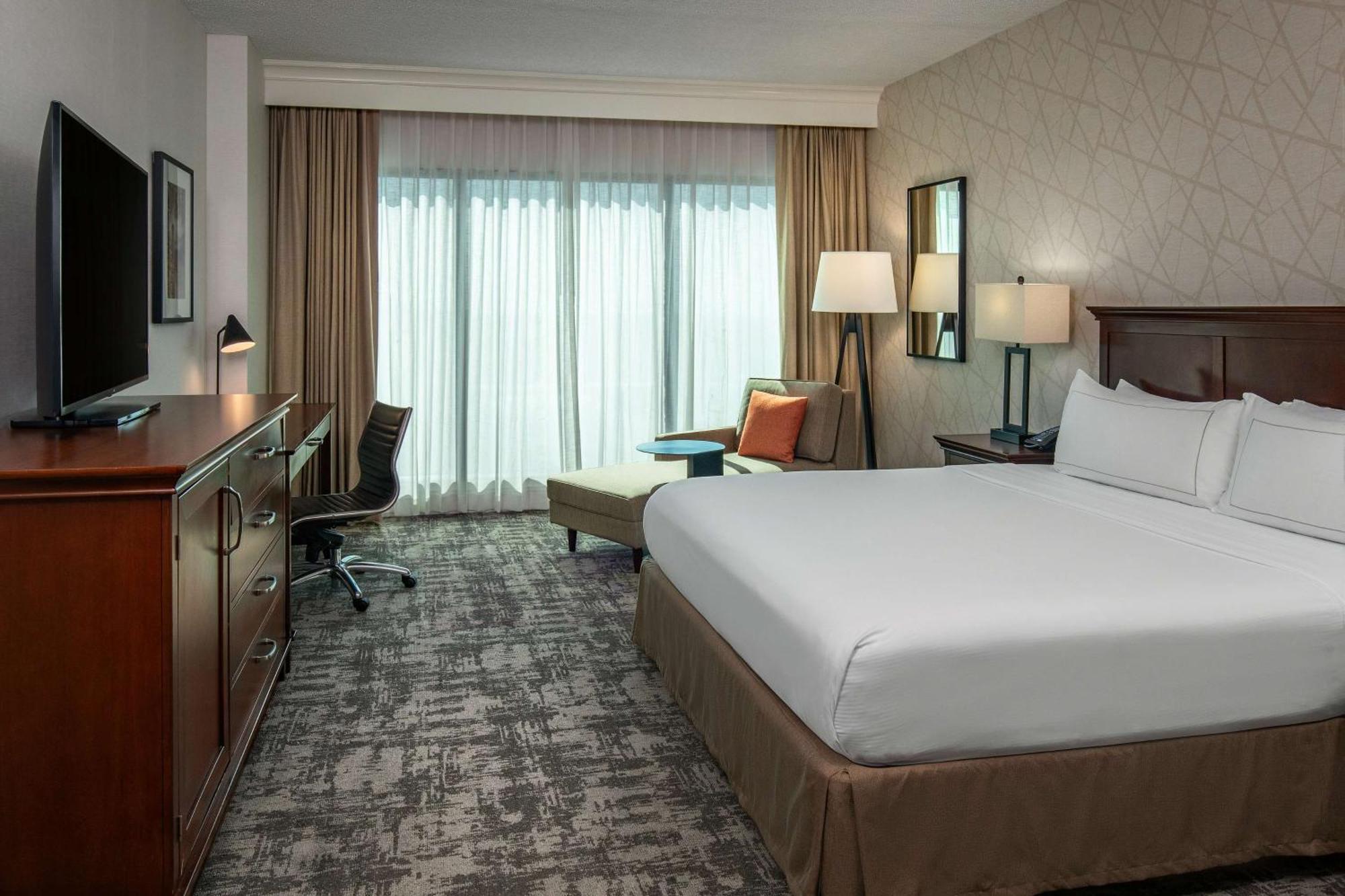 Hilton Greenville Exterior foto
