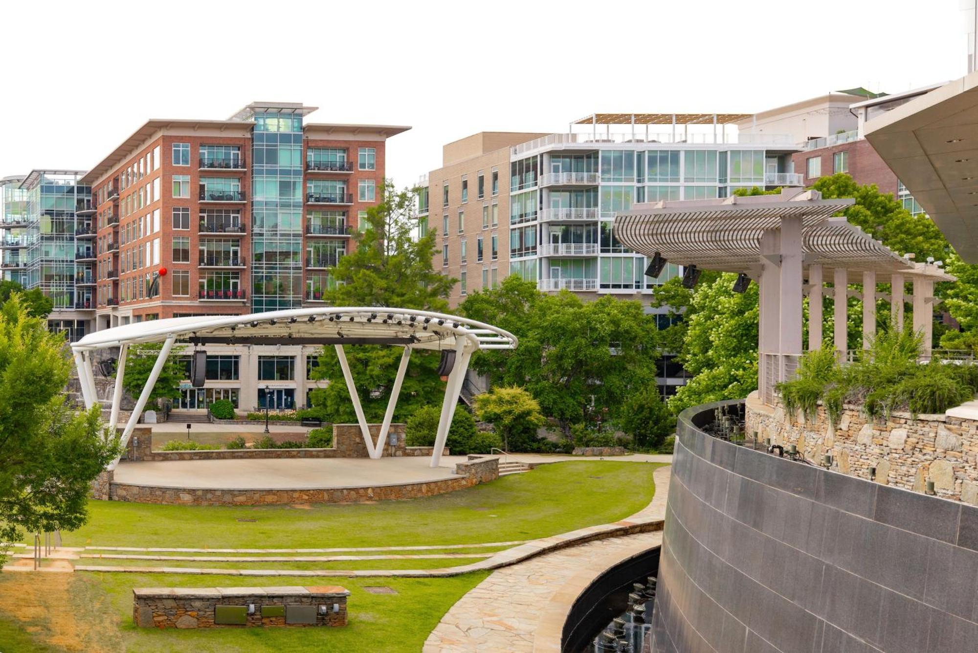 Hilton Greenville Exterior foto